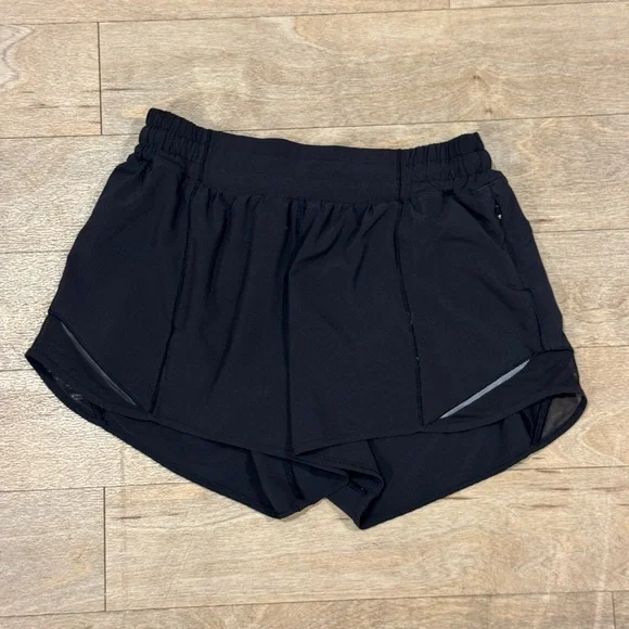 Lululemon Hotty Hot Shorts II Long 4" Black Size 6 - Picture 1 of 4